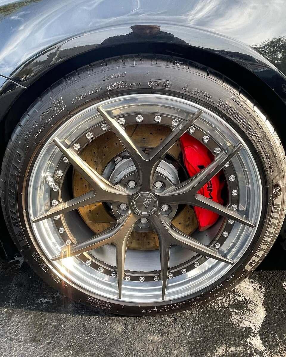 Restored wheel with perfect finish by DA1MAMBA